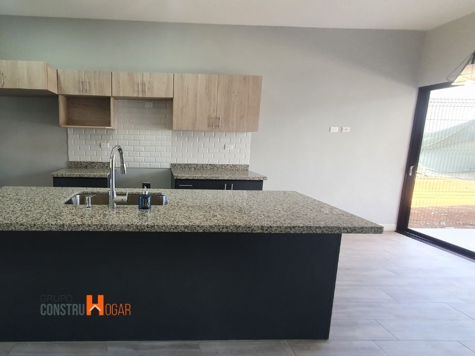 Grupo ConstruHogar CIONNA AB049