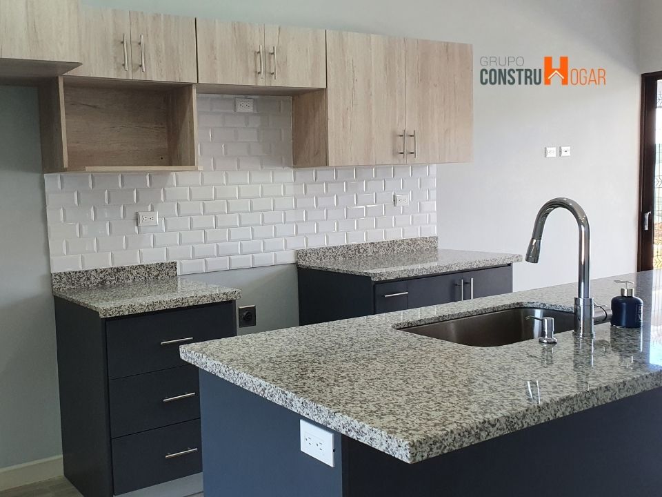 Grupo ConstruHogar CIONNA AB049